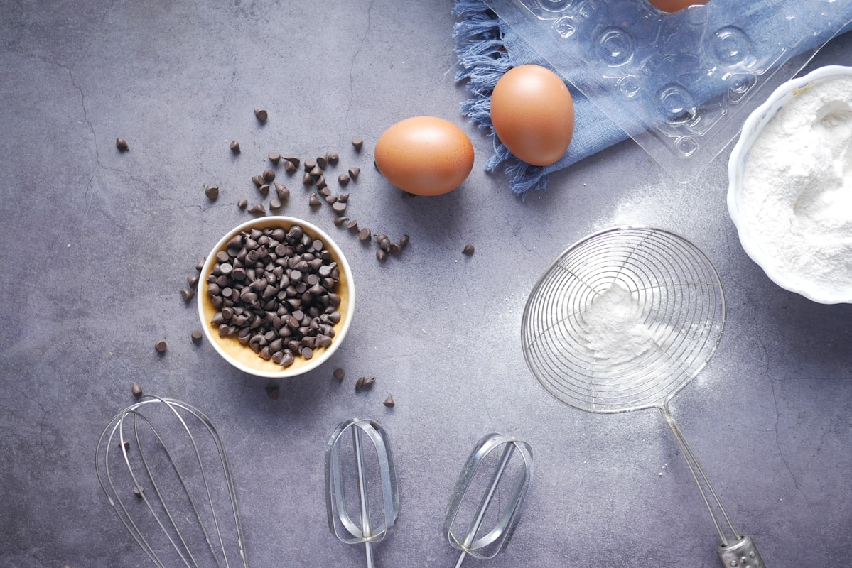 Gluten-free dessert plating